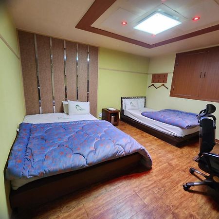 Plus Motel Gwangju Metropolitan City Exterior photo